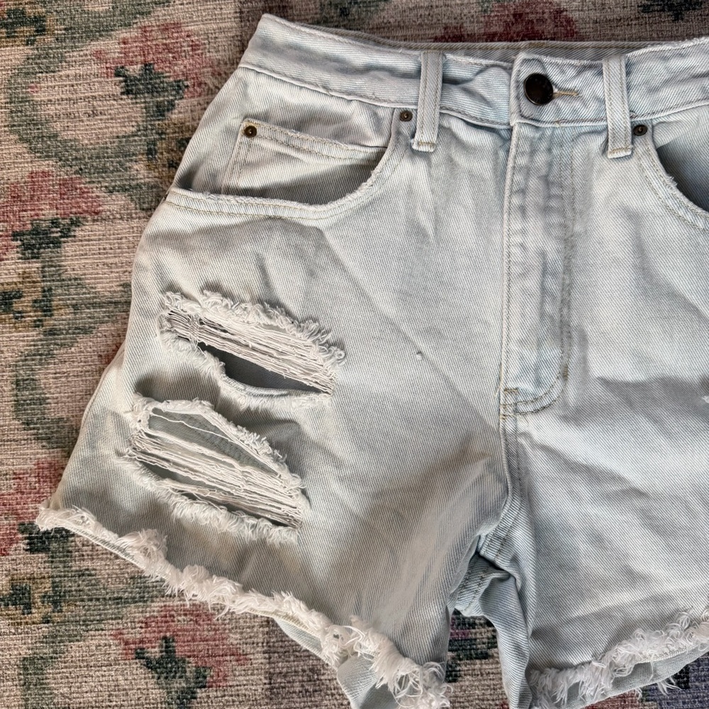 Distressed Super Light Wash Denim Shorts - Picture 4 of 5